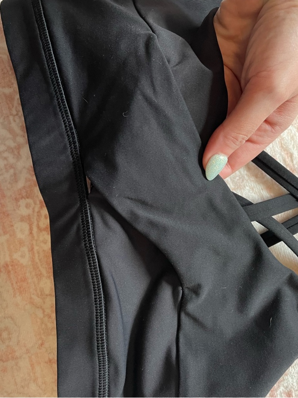 lululemon athletica 10 women’s energy sports bra black cross front - Picture 3 of 4
